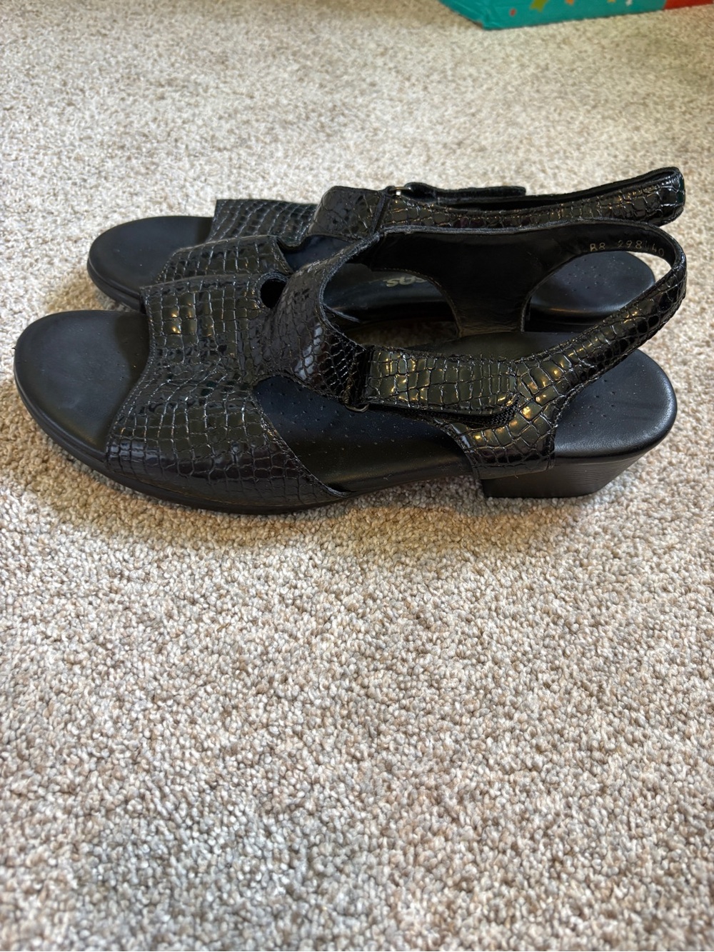 SAS Black Women's Slingback Sandals with Croc-Texture Size 9.5 Made in USA